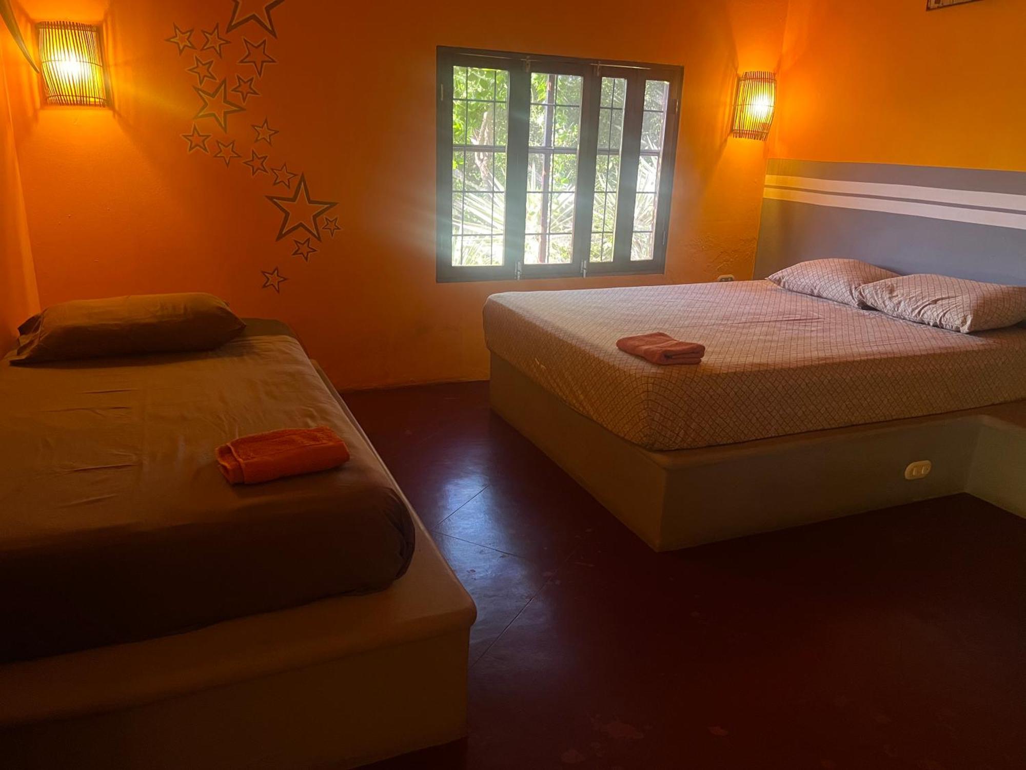Buena Onda Backpackers Hotel ซานฮวนเดลซูร์ ภายนอก รูปภาพ
