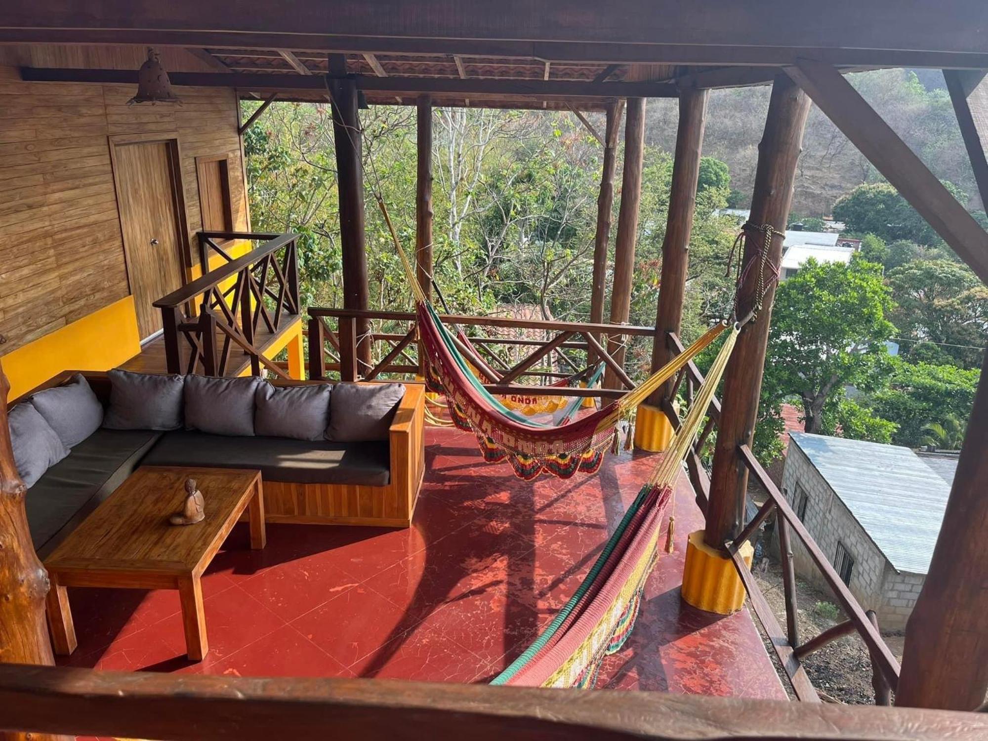 Buena Onda Backpackers Hotel ซานฮวนเดลซูร์ ภายนอก รูปภาพ