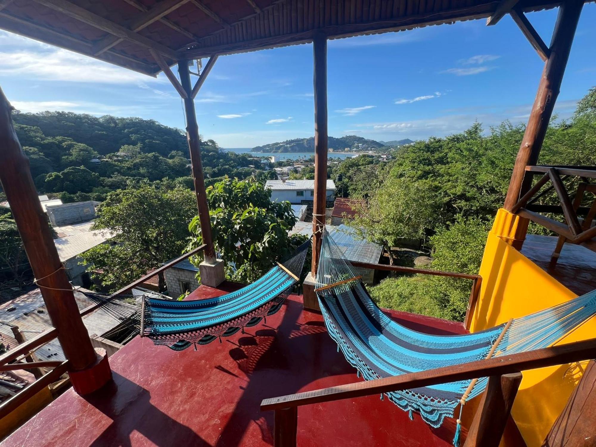 Buena Onda Backpackers Hotel ซานฮวนเดลซูร์ ภายนอก รูปภาพ